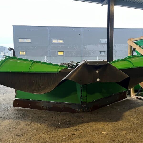 DEMOBRUKT SAMI V-PLOG VBA-3200 INKL. TREPUNKT OG BESKYTTELSESSKJERM MOT SNØFØYK